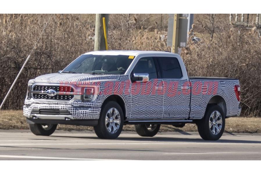 2021 Ford F-150 spied mostly uncovered with unique new grille