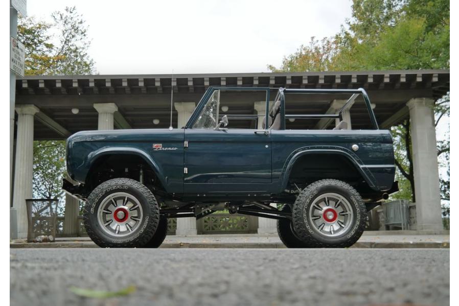 A Gateway Bronco Is Vintage Joy Without the Old-Truck Hassle