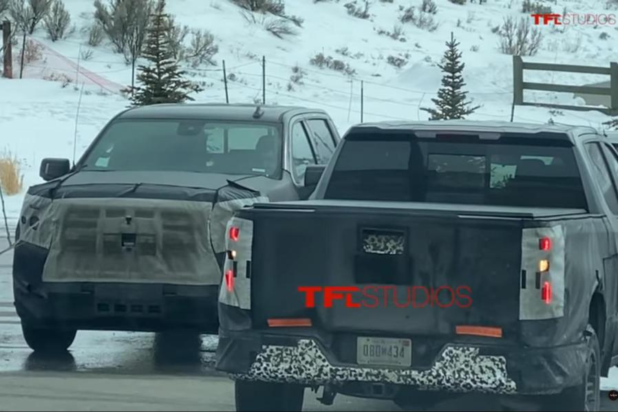 <a rel="canonical" target="_blank" href="https://carbuzz.com/news/2022-chevy-silverado-caught-in-the-wild">2022 Chevy Silverado Caught In The Wild