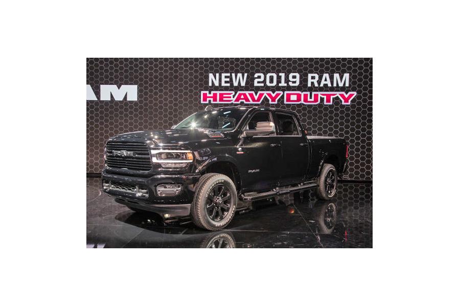 Ram Goes Dark With 2019 Ram 2500 Laramie Black Edition: Video